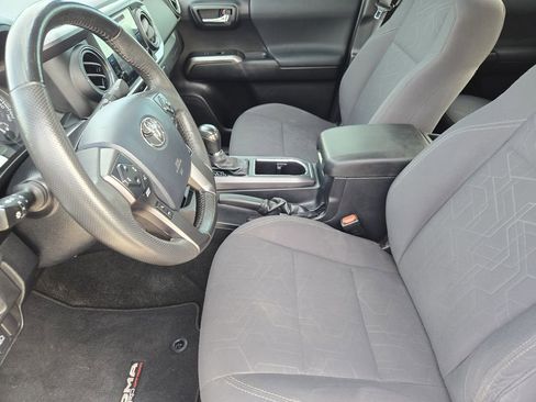 Used 2019 Toyota Tacoma TRD Off-Road w/ Technology Package RWD image 15