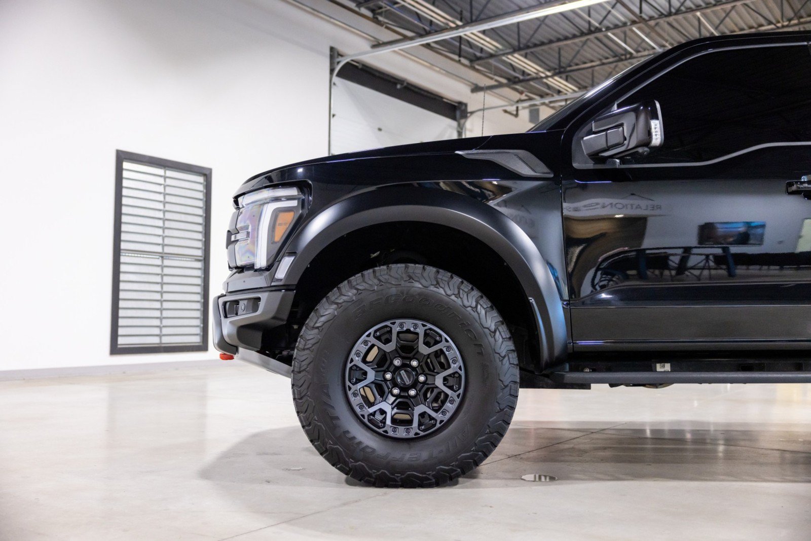 Used 2025 Ford F150 Raptor w/ Equipment Group 803A Raptor R AWD/4WD image 18