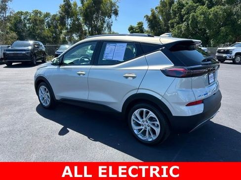 Certified 2023 Chevrolet Bolt EUV LT w/ Driver Confidence Package FWD image 4