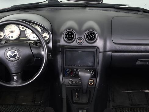 Used 2003 MAZDA MX-5 Miata image 22