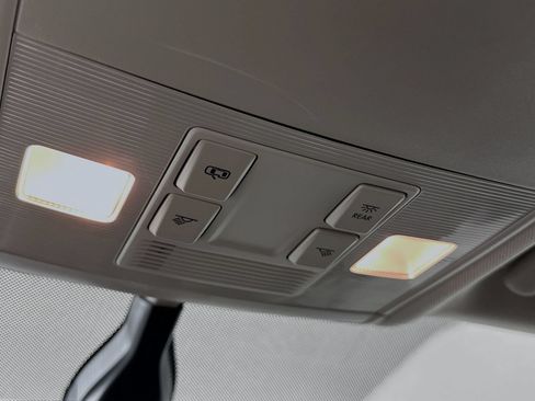 Certified 2023 Volkswagen Taos S FWD image 30