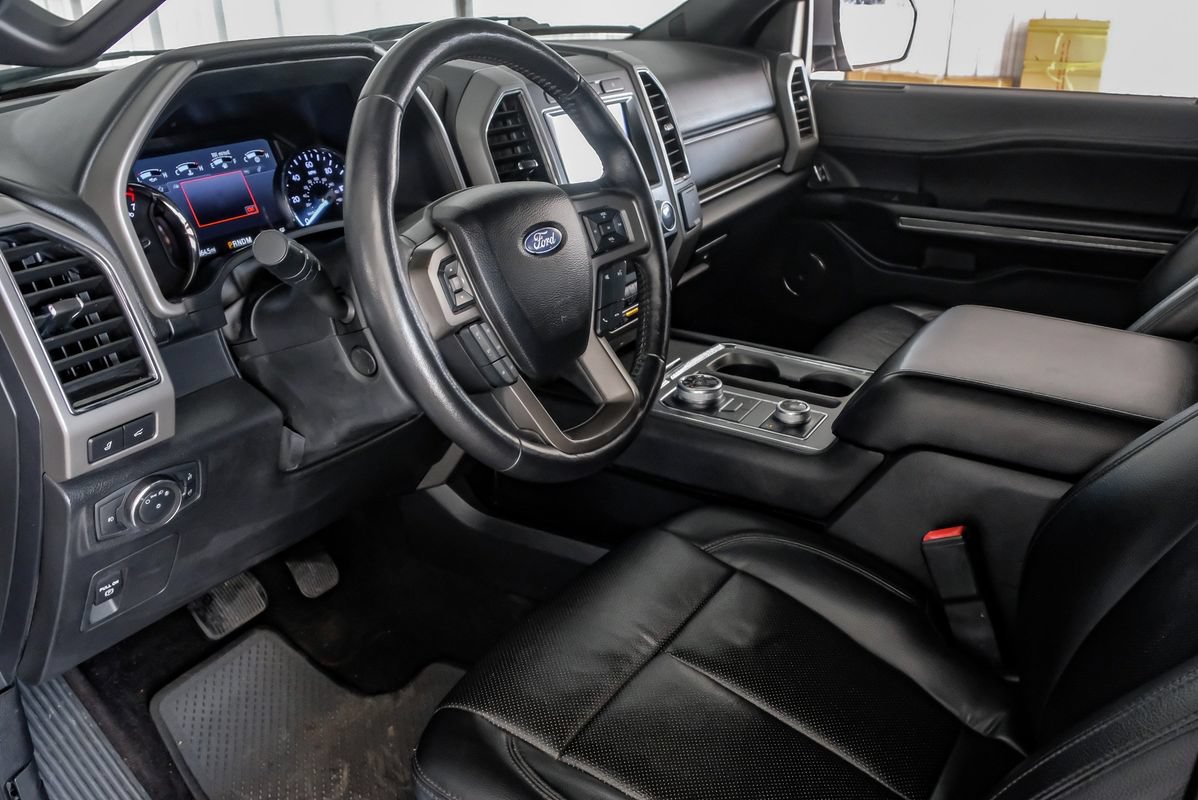 Used 2020 Ford Expedition XLT w/ Equipment Group 202A AWD/4WD image 14