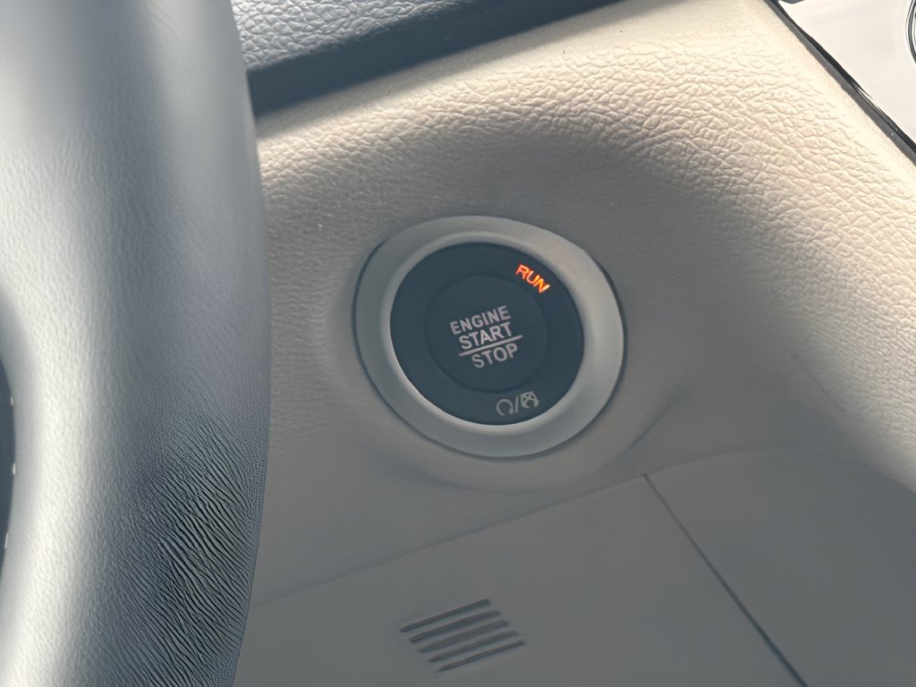 Used 2024 Chrysler Pacifica Touring-L FWD image 18