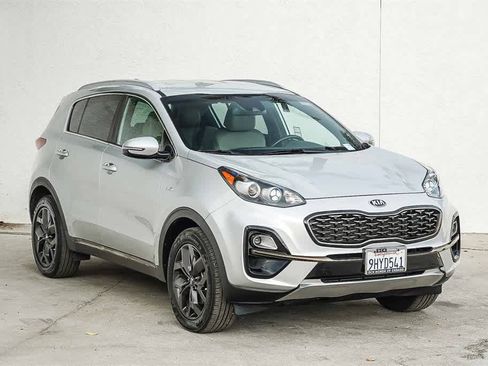Used 2020 Kia Sportage S image 3