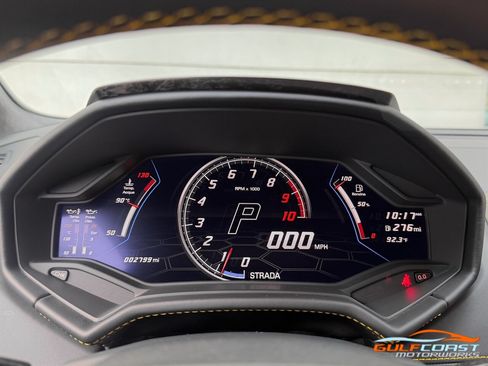 Used 2021 Lamborghini Huracan EVO RWD image 13