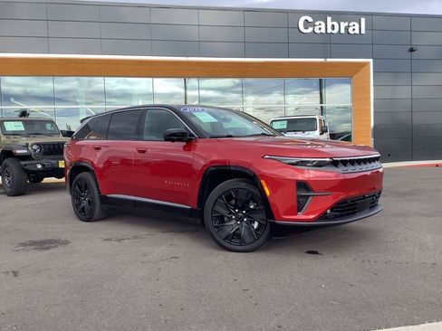 Used 2025 Jeep Wagoneer S Limited image 2