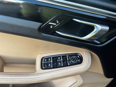 Used 2017 Porsche Macan image 15
