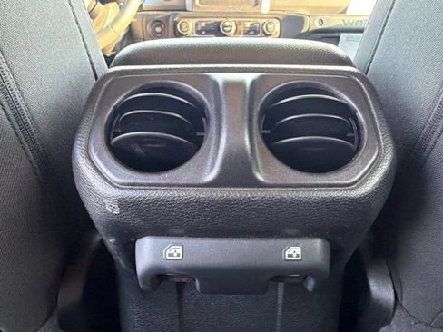 Used 2023 Jeep Wrangler Unlimited Sport AWD/4WD image 15