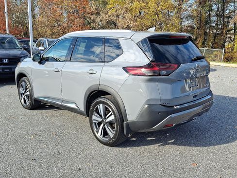 Used 2023 Nissan Rogue SL w/ SL Premium Package image 6