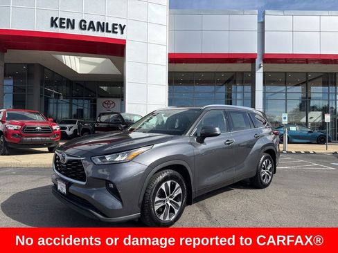 Used 2020 Toyota Highlander XLE image 1