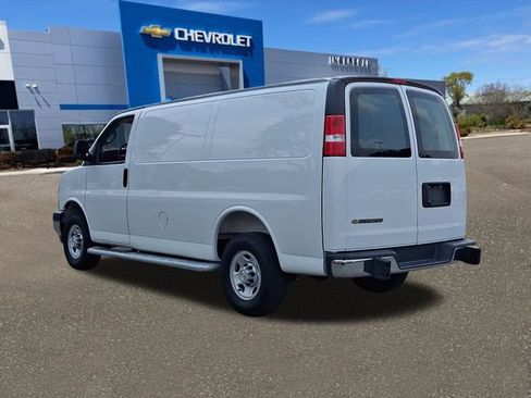 Used 2025 Chevrolet Express 2500 w/ Driver Convenience Package RWD image 24