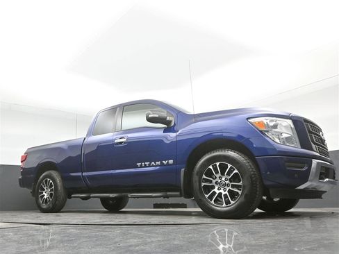 Used 2020 Nissan Titan SV w/ SV Convenience Package image 31