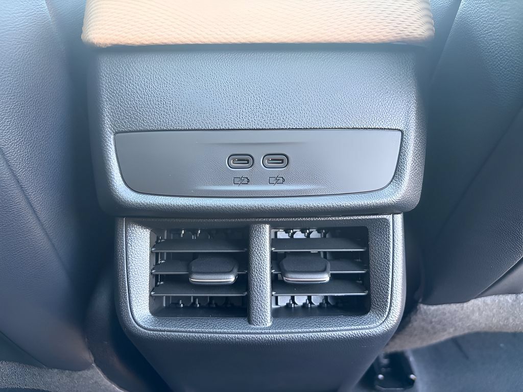 New 2027 Chevrolet Equinox ACTIV AWD/4WD image 10
