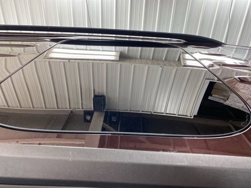 Used 2023 Chevrolet Traverse LT w/ LT Premium Package image 17