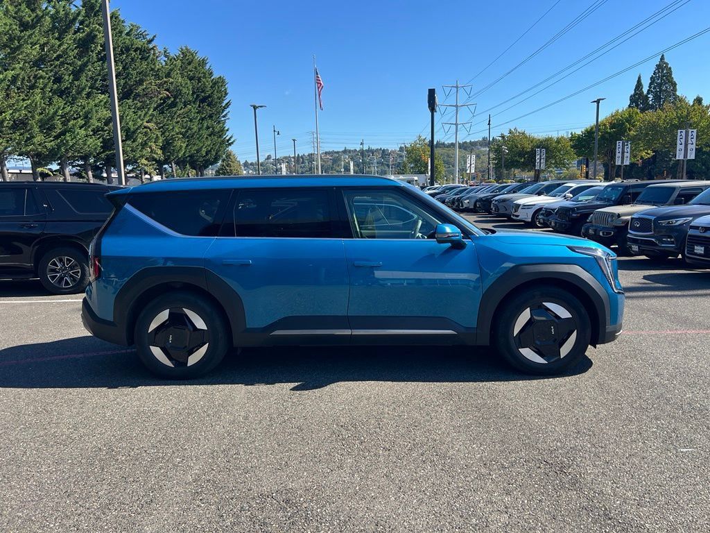Certified 2024 Kia EV9 Wind AWD/4WD image 4