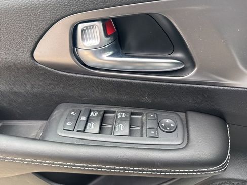 New 2026 Chrysler Voyager LX image 9