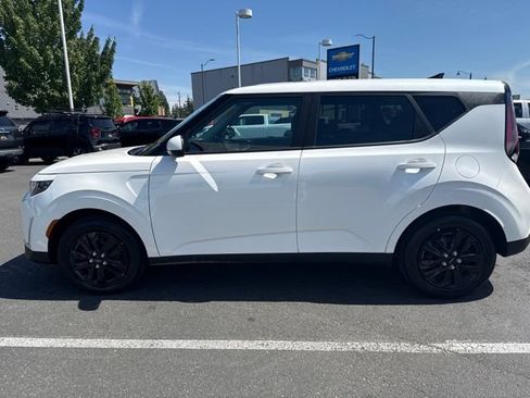Certified 2025 Kia Soul LX FWD image 8