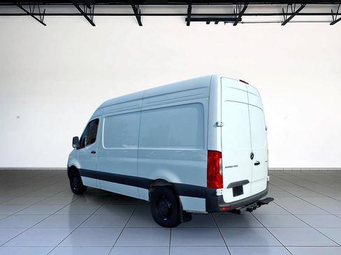 Used 2025 Mercedes-Benz Sprinter 2500 image 5