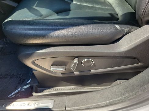 Certified 2022 Lincoln Nautilus FWD image 13