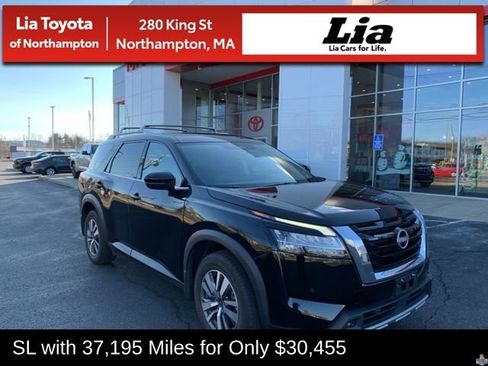 Used 2023 Nissan Pathfinder SL image 1