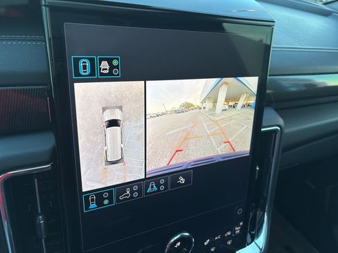 Certified 2025 GMC Yukon XL Elevation image 20