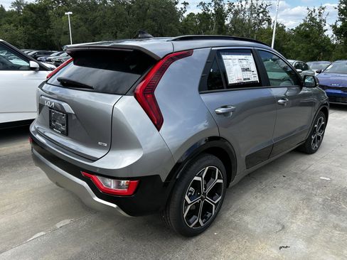 New 2025 Kia Niro EX Touring image 5
