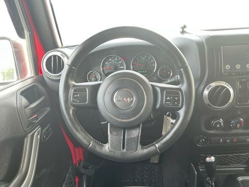 Used 2016 Jeep Wrangler Unlimited Rubicon AWD/4WD image 18