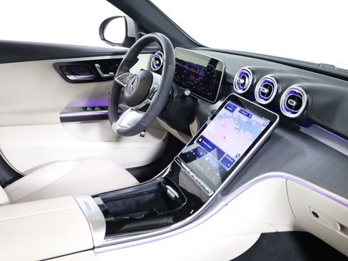 Used 2025 Mercedes-Benz C 300 4MATIC Sedan image 52