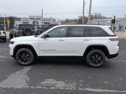 New 2026 Jeep Grand Cherokee Altitude image 8