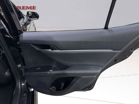 Used 2020 Toyota Camry XSE FWD image 31