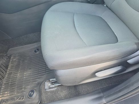 Used 2021 Toyota RAV4 LE AWD/4WD image 14