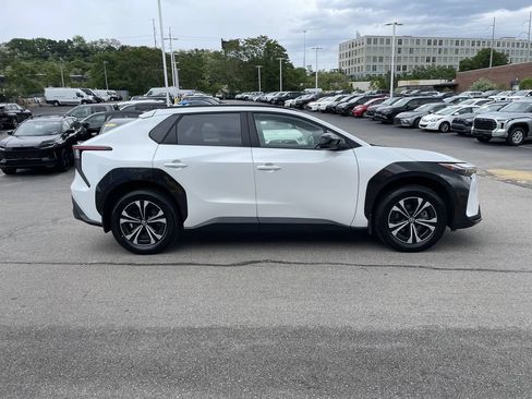 Used 2024 Toyota bZ4X AWD w/ Weather Package image 7