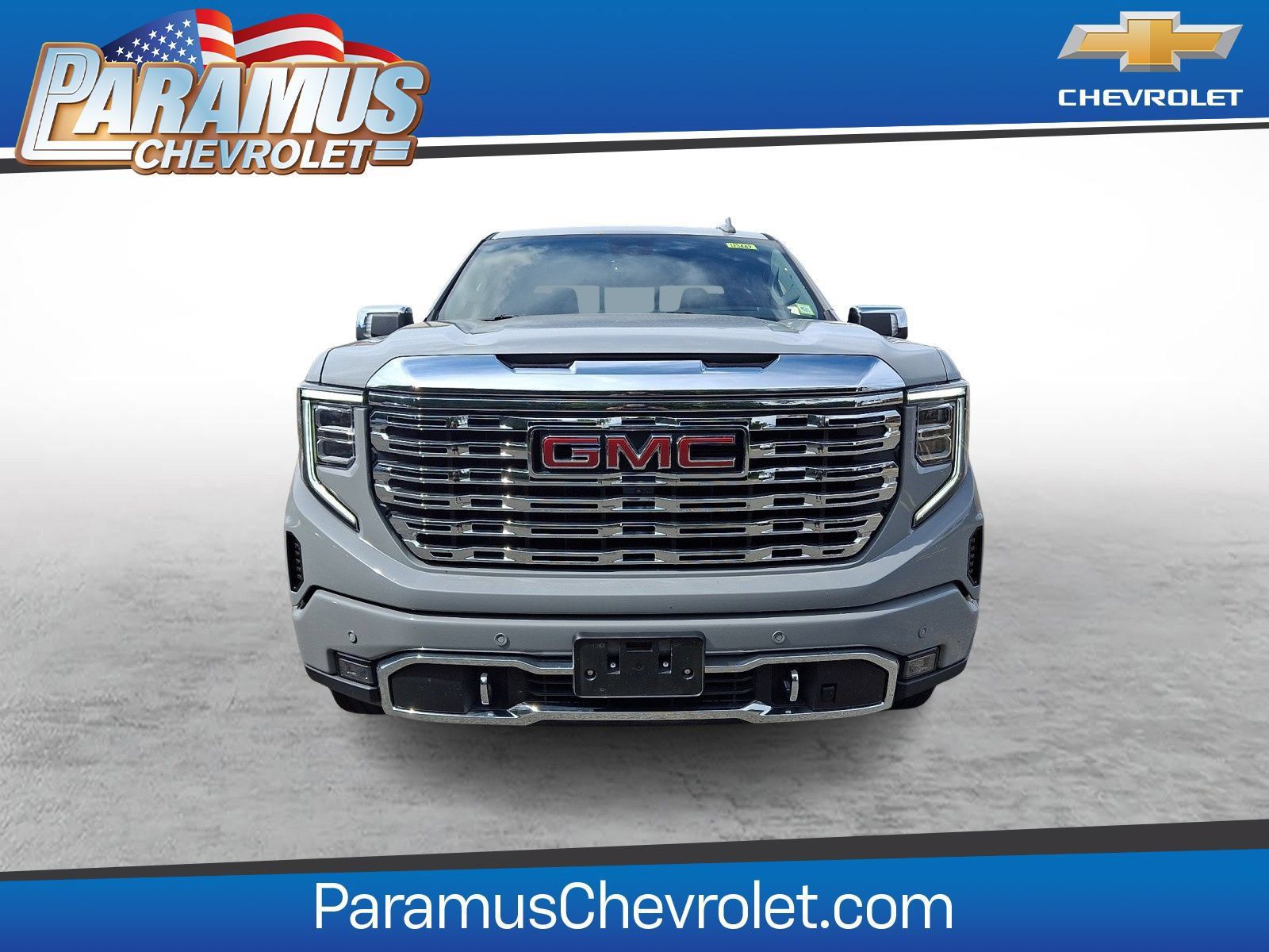 Used 2025 GMC Sierra 1500 Denali AWD/4WD image 2