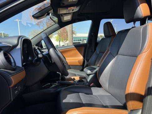 Used 2016 Toyota RAV4 SE w/ Advanced Technology Package image 15