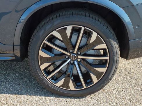 Used 2026 Volvo XC90 B6 Plus w/ Protection Package Premier image 12