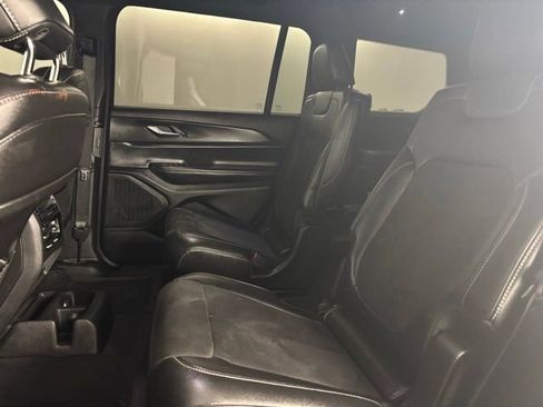 Used 2024 Jeep Grand Cherokee L Altitude image 14