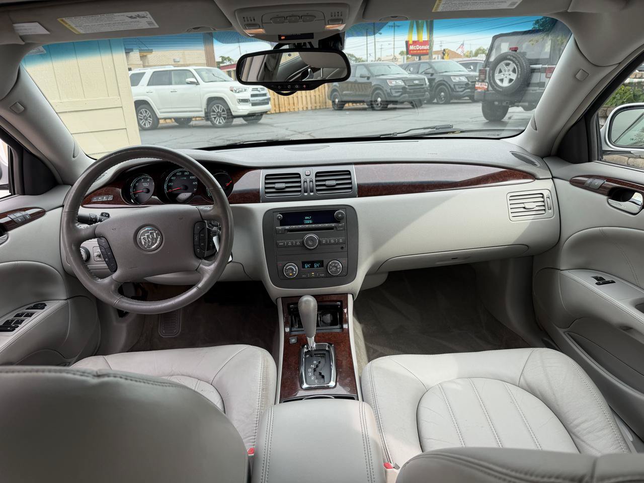 Used 2010 Buick Lucerne CXL FWD image 5