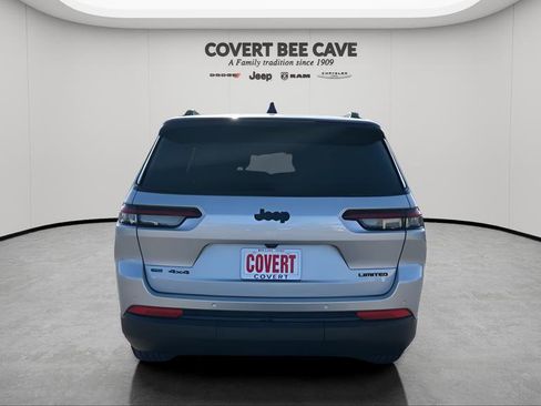 Used 2022 Jeep Grand Cherokee L Limited w/ Black Appearance Package image 8