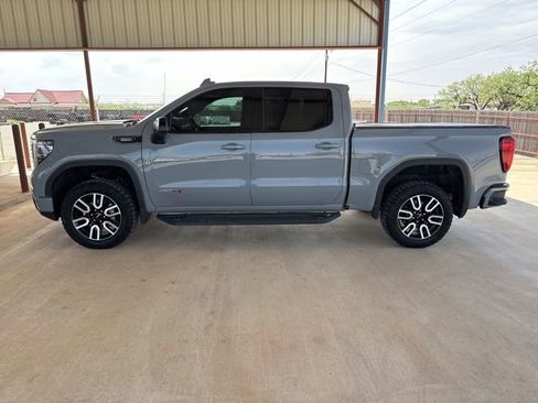 Used 2024 GMC Sierra 1500 AT4 w/ Technology Package AWD/4WD image 4
