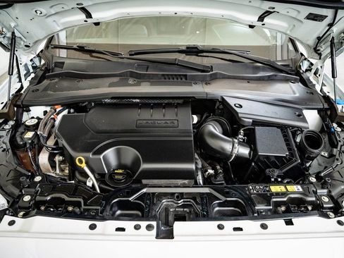 Used 2022 Jaguar E-PACE SE image 34