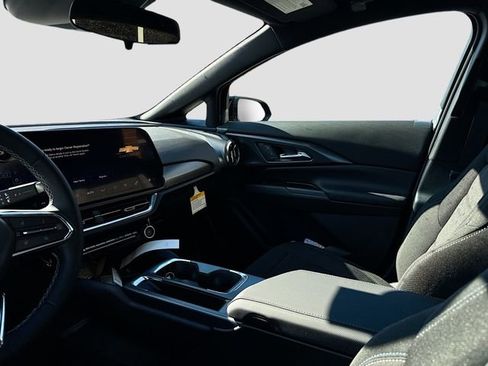 New 2026 Chevrolet Equinox EV LT image 24