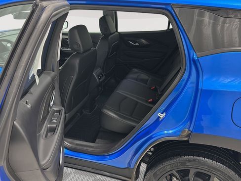 Used 2024 GMC Terrain SLT w/ Elevation Edition image 18