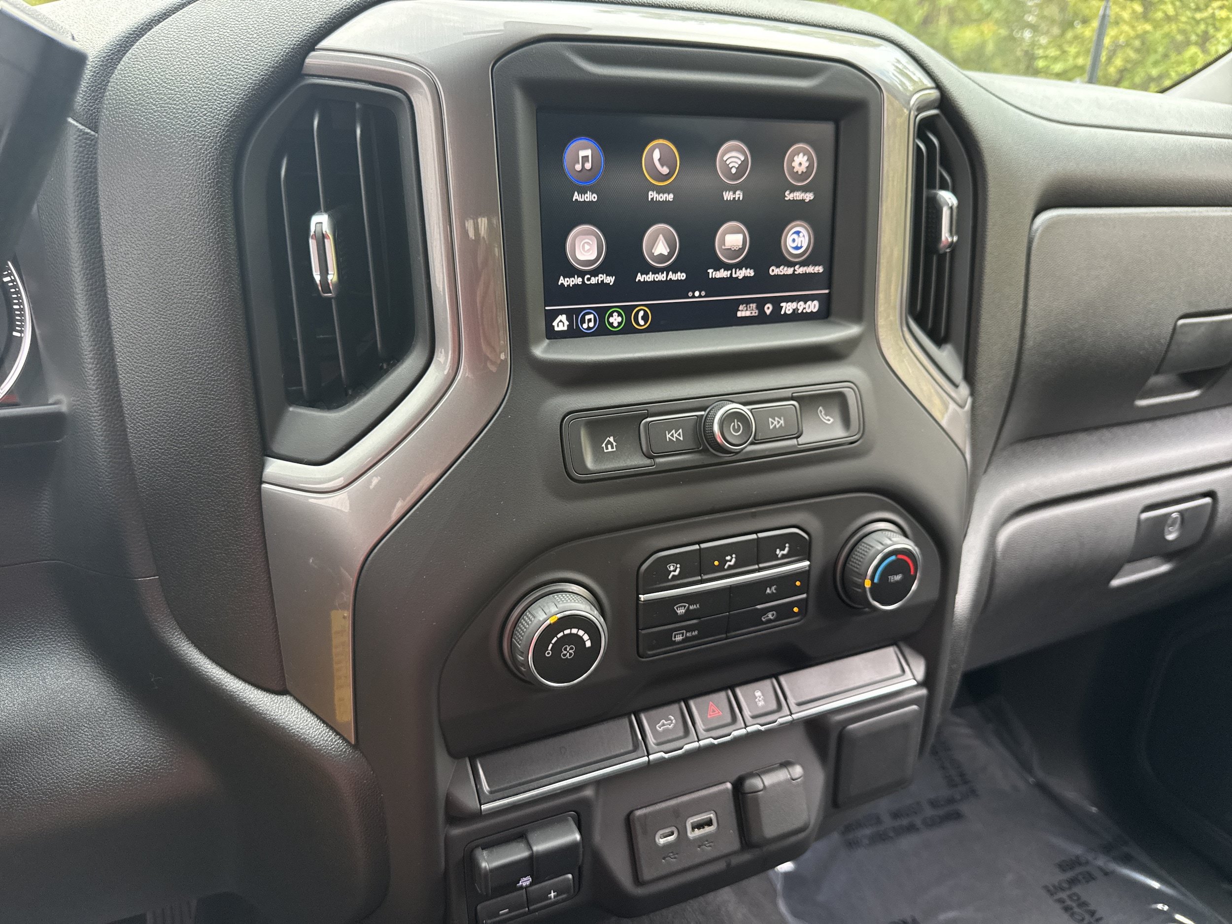 Used 2021 Chevrolet Silverado 2500 Custom w/ Custom Value Package AWD/4WD image 16