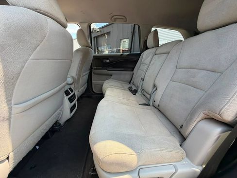 Used 2021 Honda Pilot EX image 16