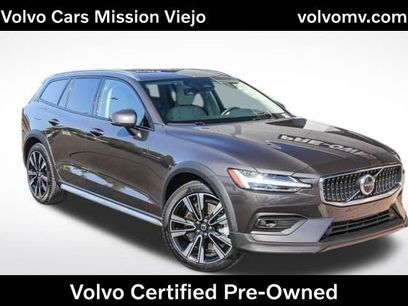 Certified 2025 Volvo V60 B5 Cross Country Ultra w/ Protection Package Premier