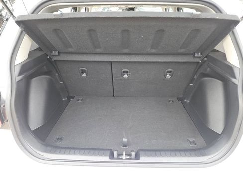 Used 2025 Hyundai Venue SEL FWD image 25