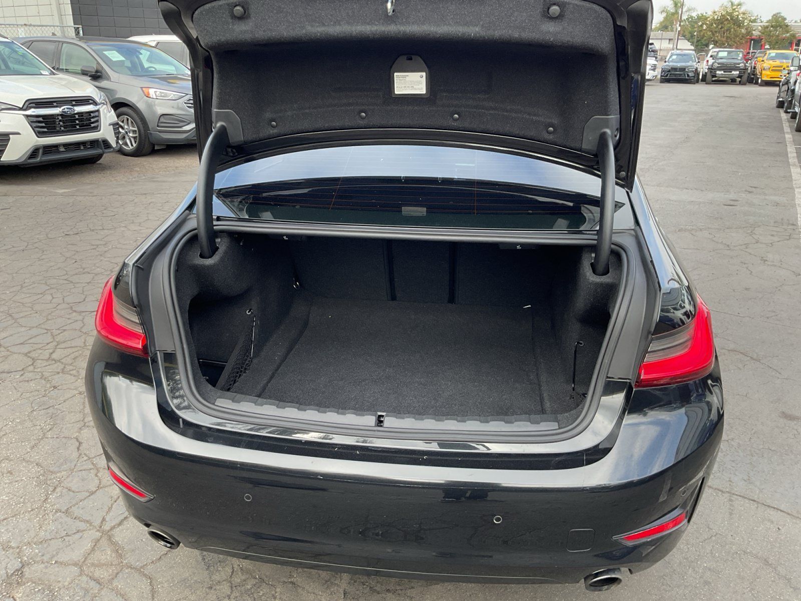 Used 2021 BMW 330i Sedan w/ Driving Assistance Package RWD image 23