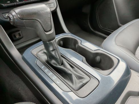 Used 2019 Chevrolet Colorado Z71 AWD/4WD image 17
