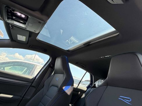 New 2026 Volkswagen Golf image 9