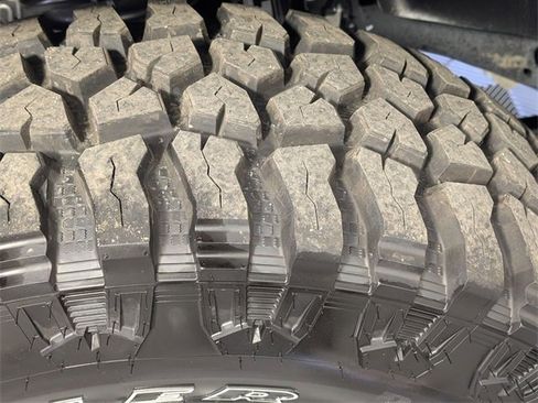 Used 2022 Jeep Gladiator Mojave w/ LED Lighting Group image 9